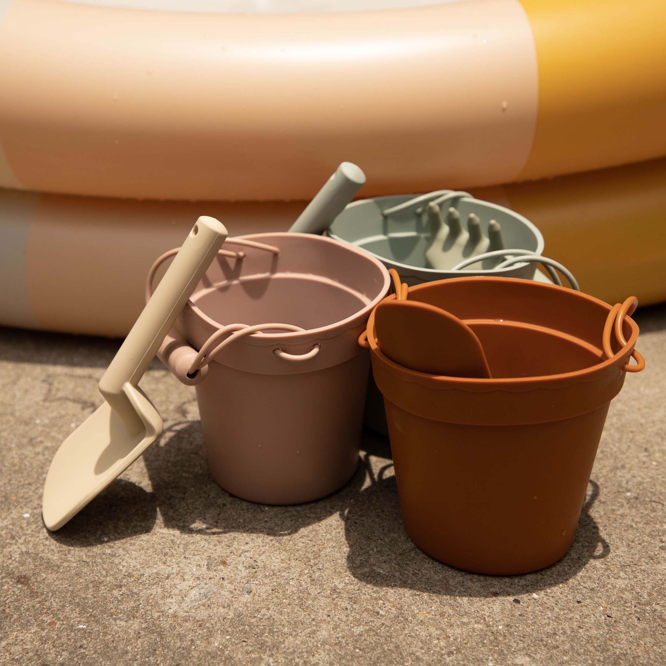 Moonkie-ar-طقم ألعاب الشاطئ من السيليكون ( لون أحمر خدود)-7