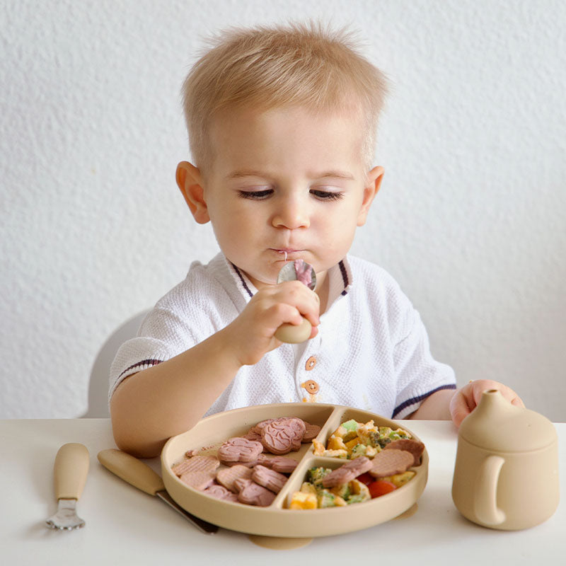 طقم أدوات مائدة كلاسيكي