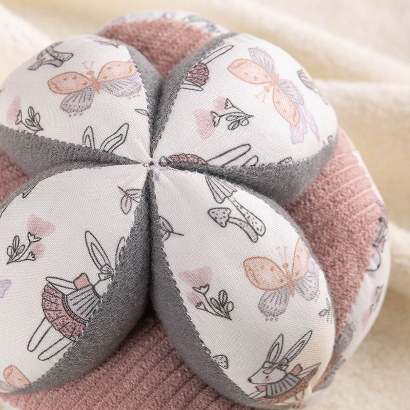 طقم المولود الجديد "اللحظات الأولى" (بلون الوردي الفاتح)