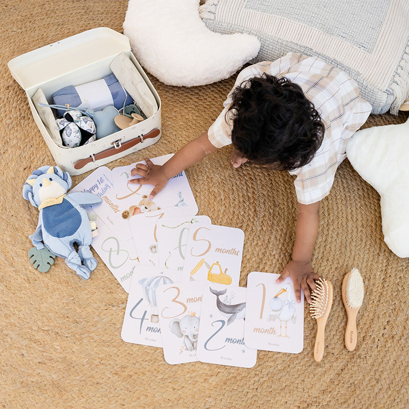 طقم المولود الجديد "اللحظات الأولى" (بلون الأزرق الناعم)