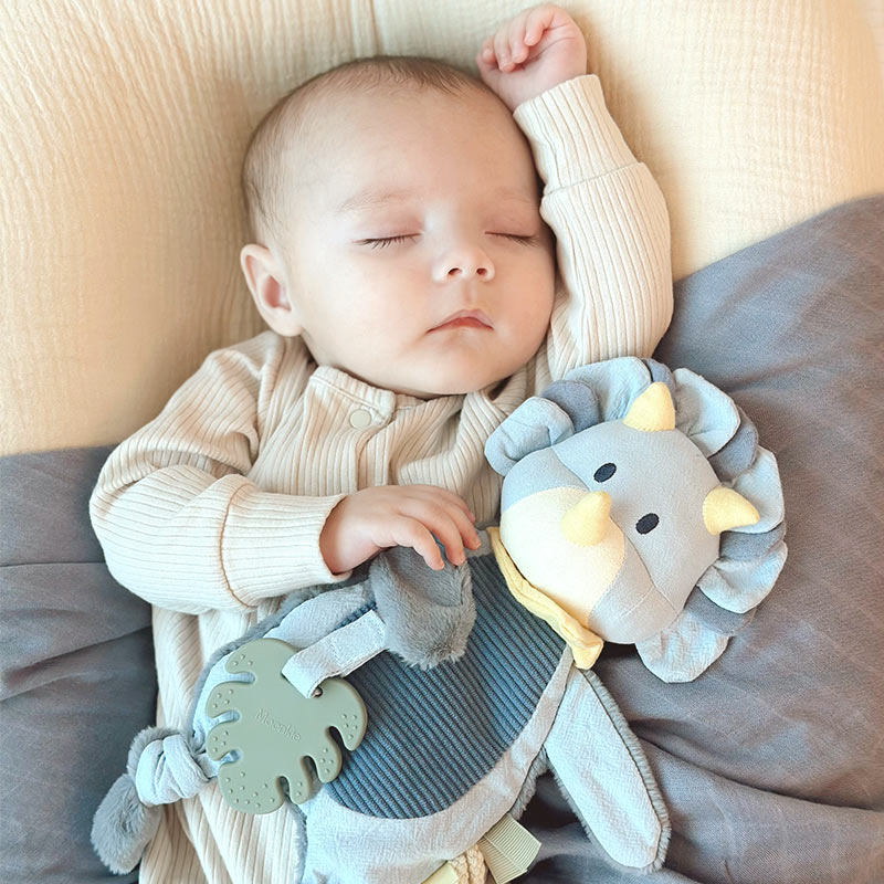 طقم المولود الجديد "اللحظات الأولى" (بلون الأزرق الناعم)