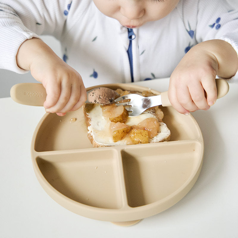 طقم أدوات مائدة كلاسيكي