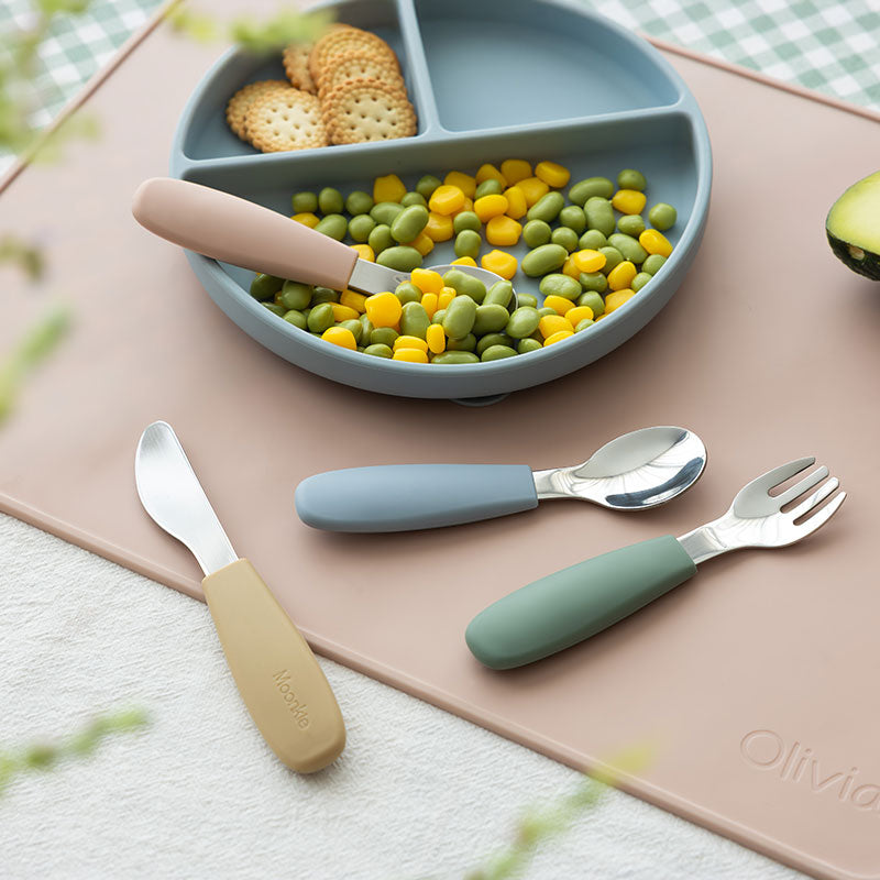 طقم أدوات مائدة كلاسيكي