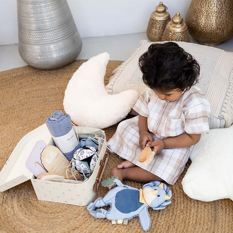 طقم المولود الجديد "اللحظات الأولى" (بلون الأزرق الناعم)