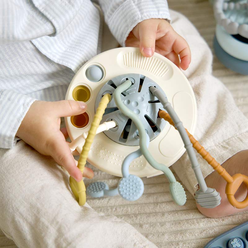 لعبة سحب طبق طائر من السيليكون